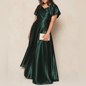 Ivy City Co Tessie Dress In Emerald Satin